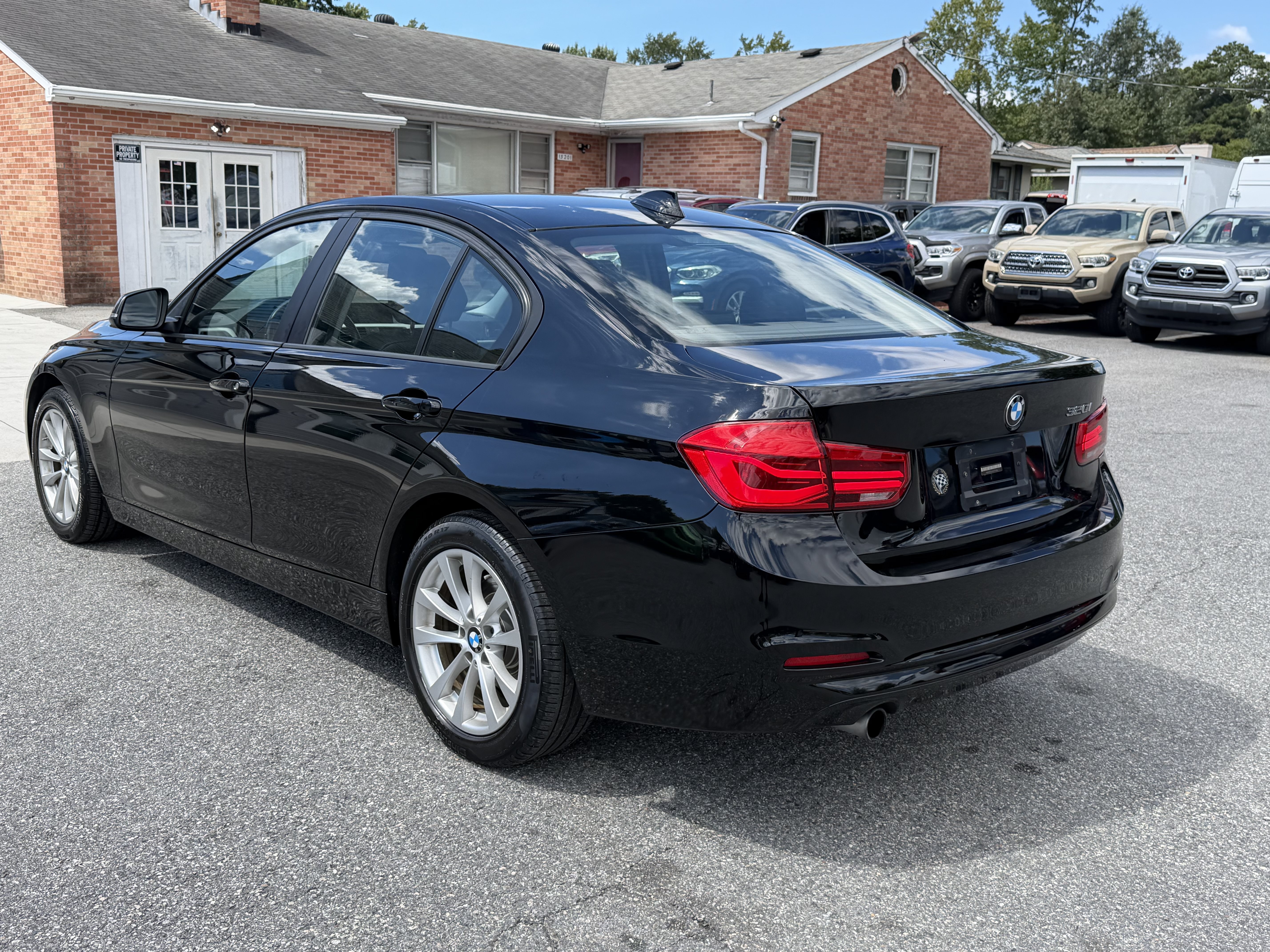 Used 2016 BMW 320i Sedan RWD image 8