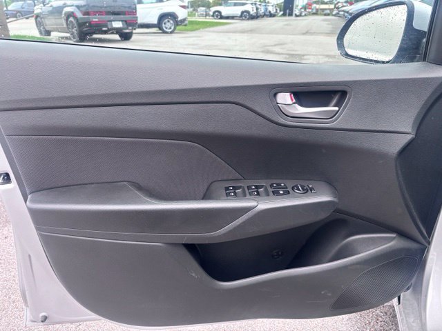Used 2022 Hyundai Accent SE FWD image 15