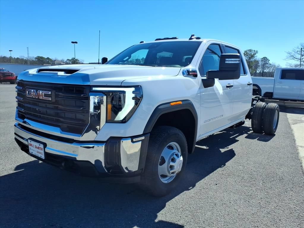 New 2026 GMC Sierra 3500 Pro w/ Convenience Package AWD/4WD image 3