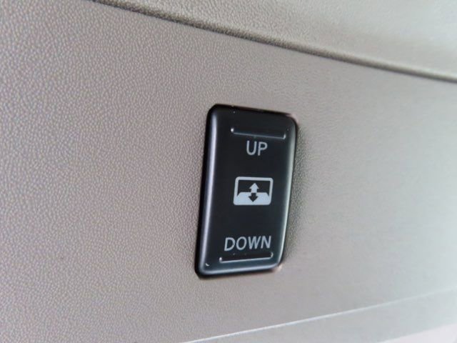 Used 2009 Nissan Titan SE w/ SE Drivers Convenience Pkg image 24