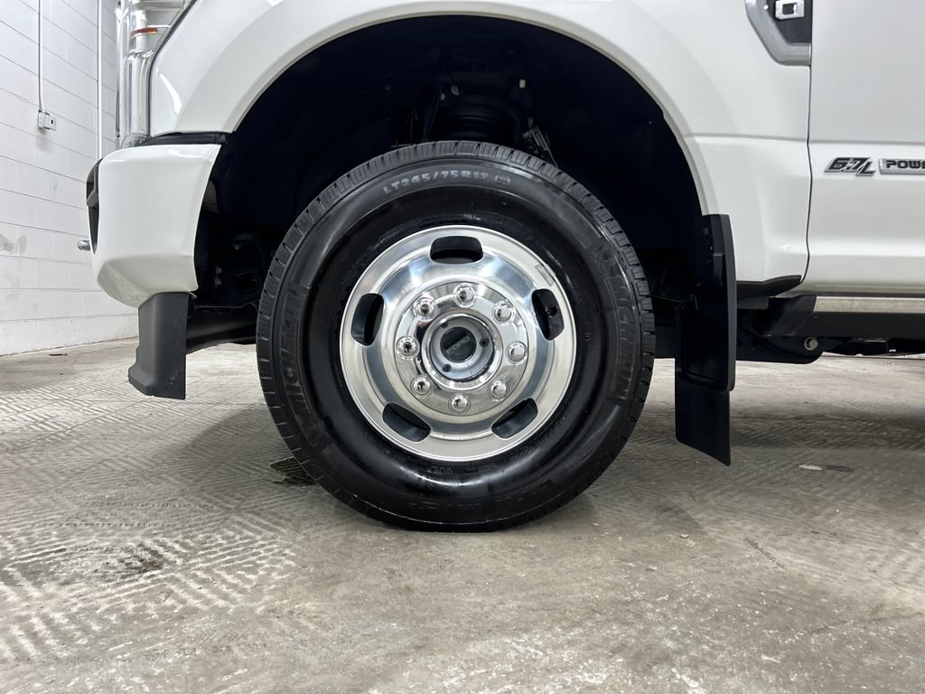 Certified 2022 Ford F350 Platinum w/ Snow Plow Prep Package AWD/4WD image 14