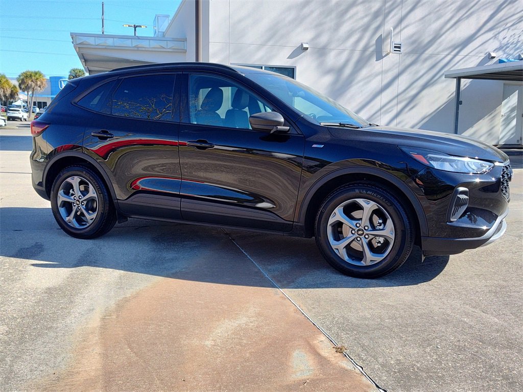 Used 2025 Ford Escape ST-Line image 12