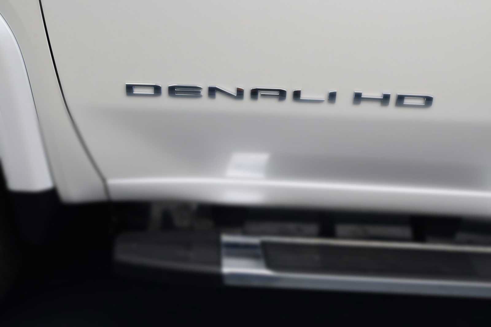 Used 2020 GMC Sierra 2500 Denali w/ Denali Ultimate Package AWD/4WD image 5