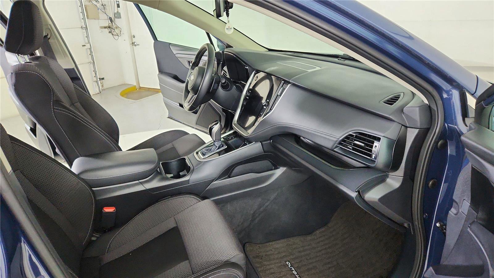 Used 2023 Subaru Outback Premium image 26