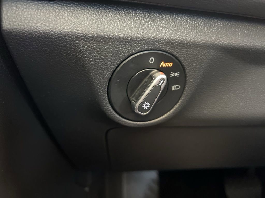 Certified 2024 Volkswagen Jetta SEL FWD image 41