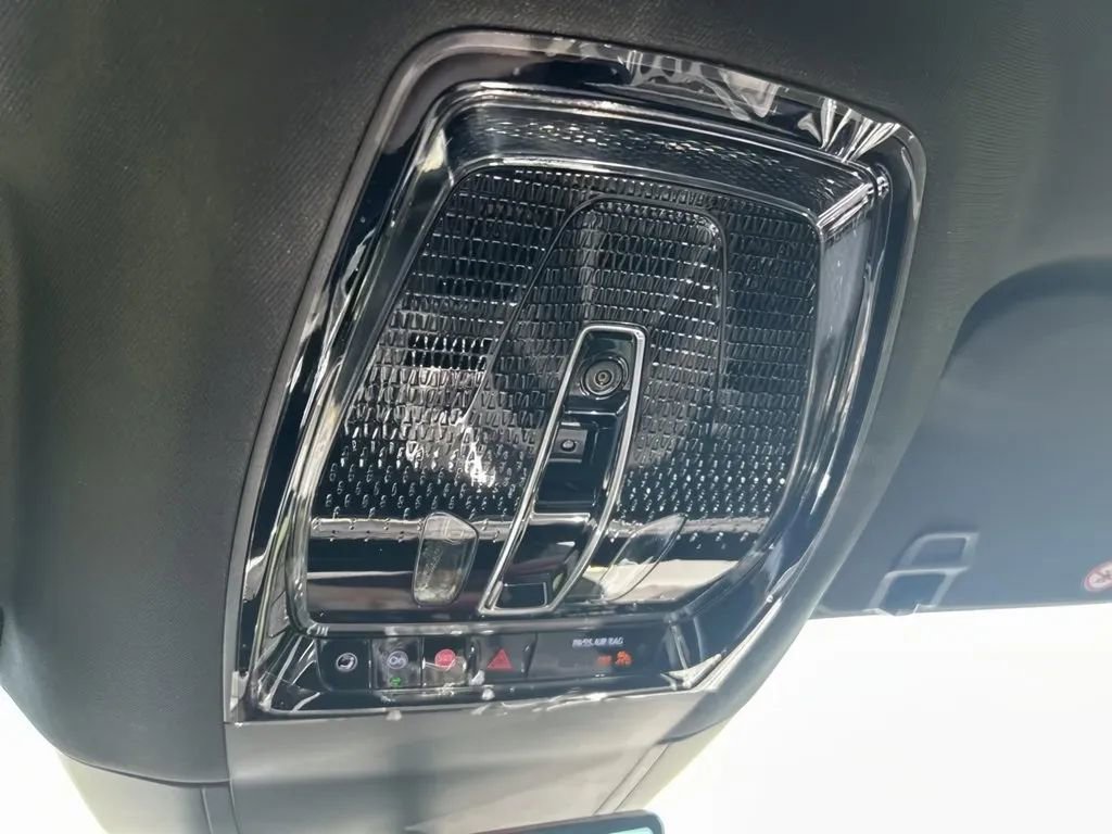 New 2025 Cadillac Escalade IQ Luxury 1 image 32