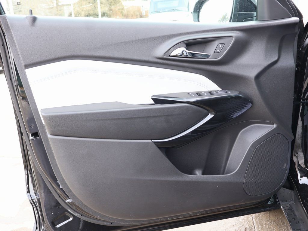 New 2026 Chevrolet Trax LT w/ Driver Confidence Package image 11