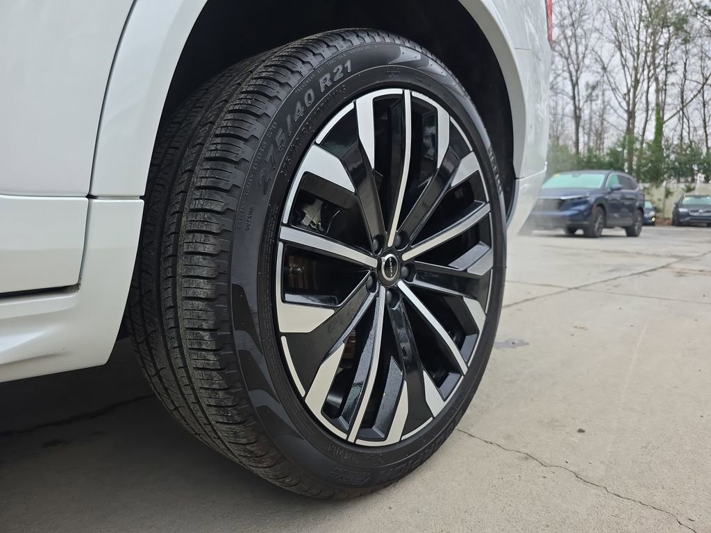 Certified 2025 Volvo XC90 B6 Plus image 46