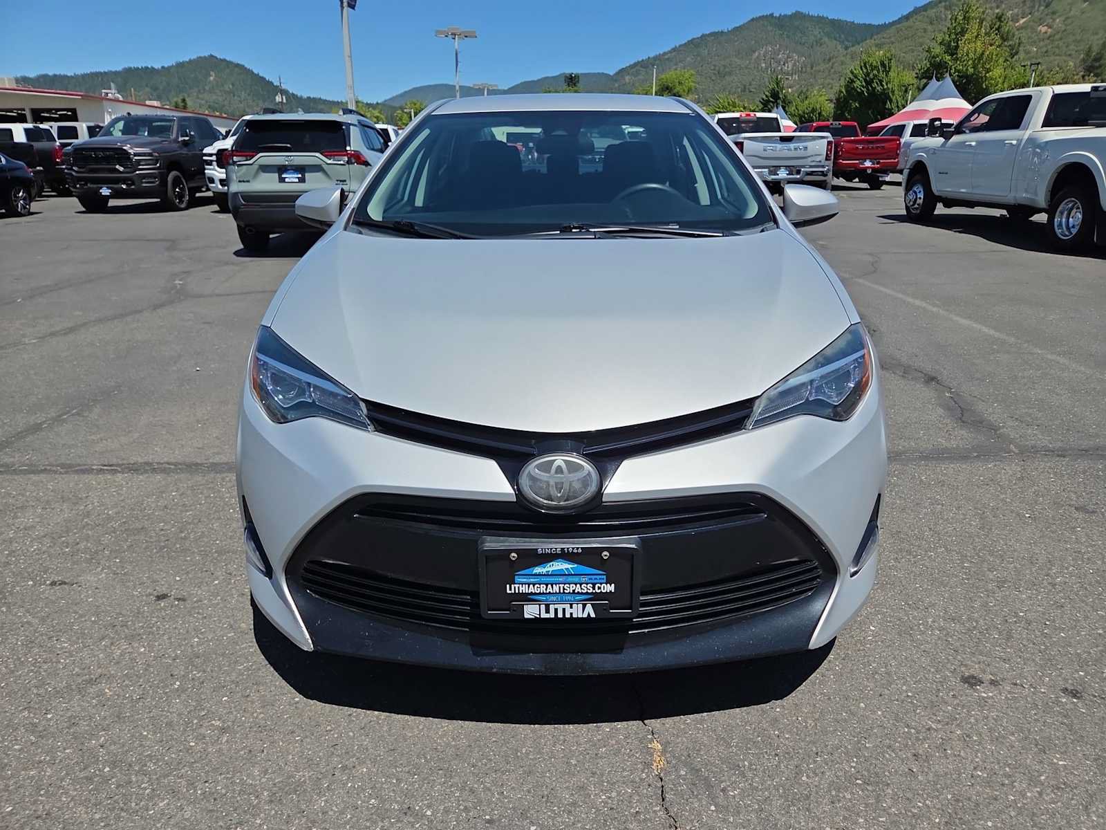 Used 2018 Toyota Corolla LE w/ LE Premium Package FWD image 14