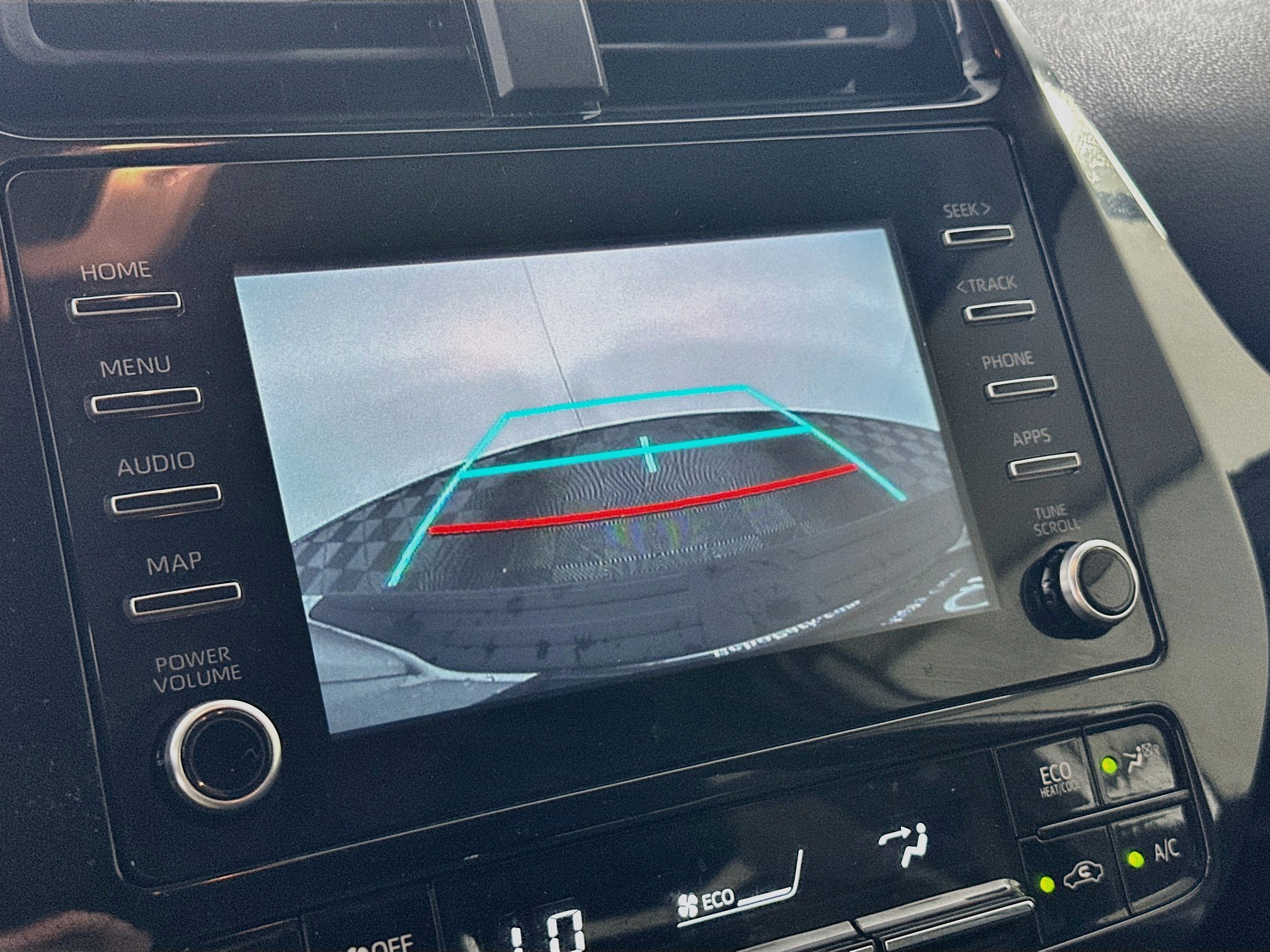 Used 2020 Toyota Prius LE FWD image 23