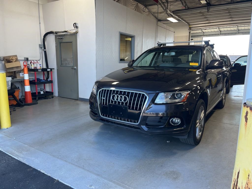 Used 2017 Audi Q5 2.0T Premium Plus w/ Technology Package image 1