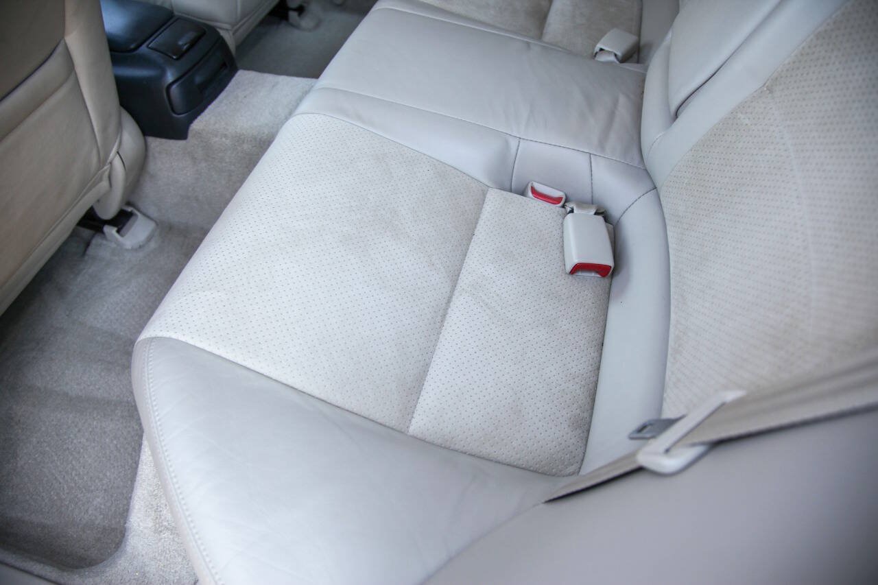 Used 2001 Lexus IS 300 w/ Leather Trim Pkg RWD image 52