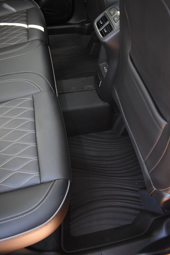 Used 2023 Buick Envision Avenir image 31