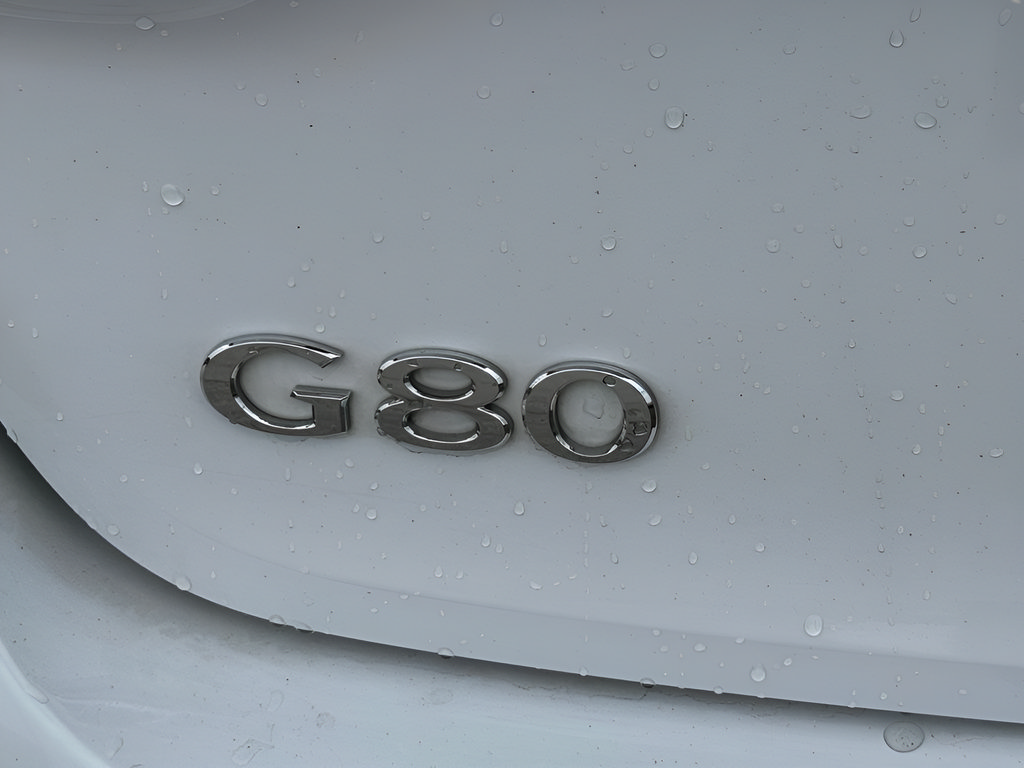 Used 2018 Genesis G80 5.0 Ultimate RWD image 9