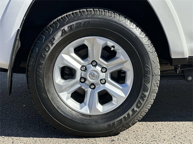 Used 2022 Toyota 4Runner SR5 Premium image 33