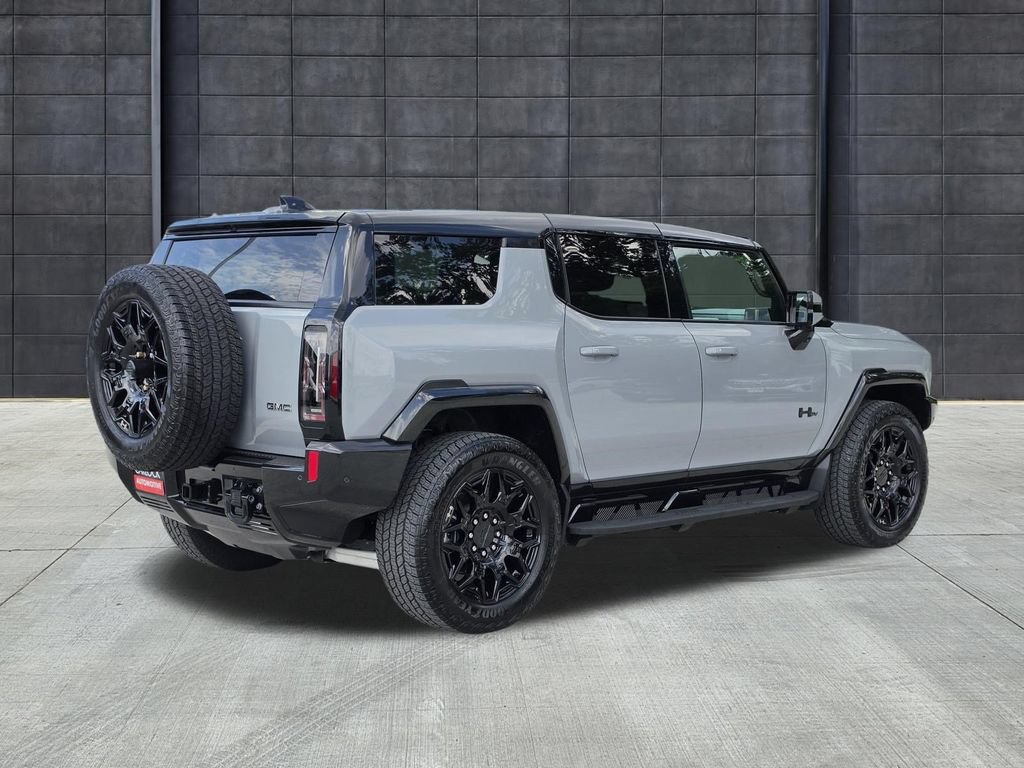 Used 2025 GMC Hummer EV 2X w/ LPO, Dark Essentials Package AWD/4WD image 5