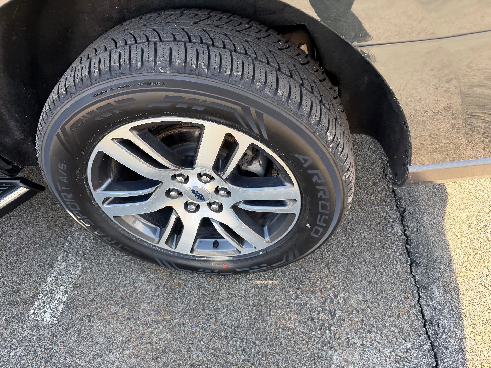 Used 2023 Ford Expedition Max XLT image 15