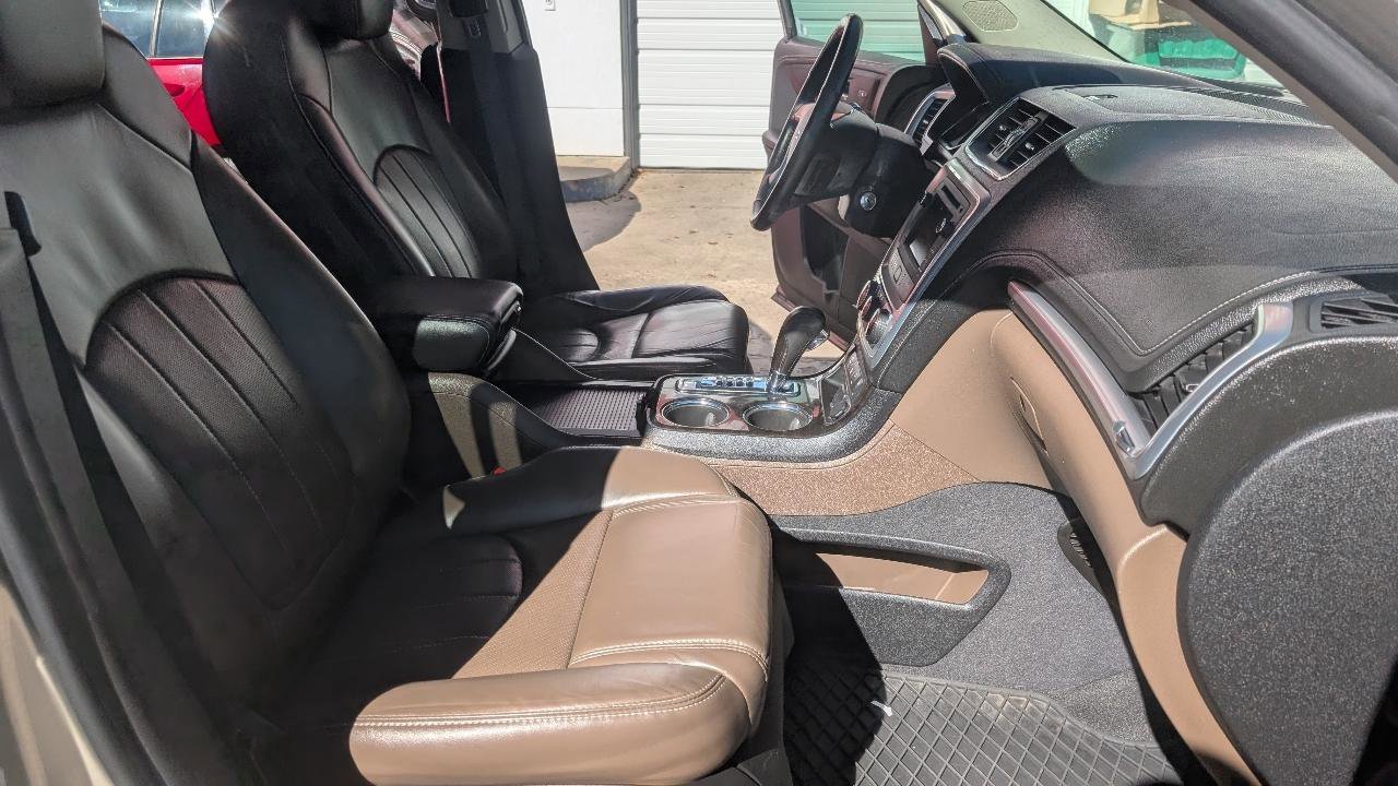 Used 2016 GMC Acadia SLT w/ Open Road Package image 16