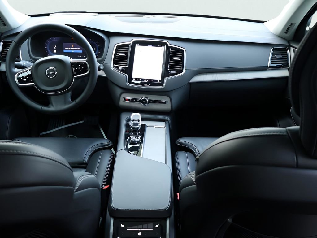 Used 2025 Volvo XC90 B6 Ultra w/ Protection Package Premier image 16