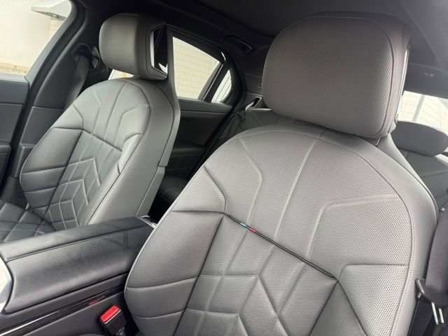 Certified 2025 BMW 740i xDrive image 18