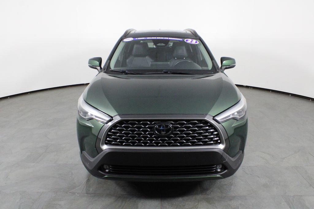 Used 2023 Toyota Corolla Cross XLE w/ Convenience Package FWD image 12