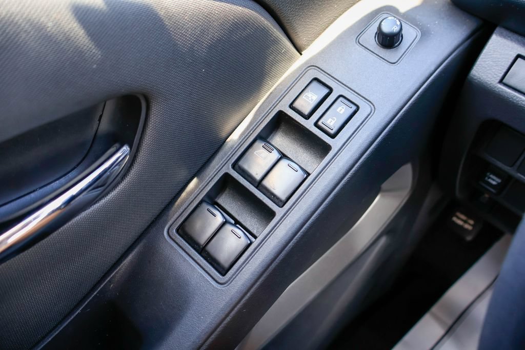 Used 2024 Nissan Frontier SV RWD image 16