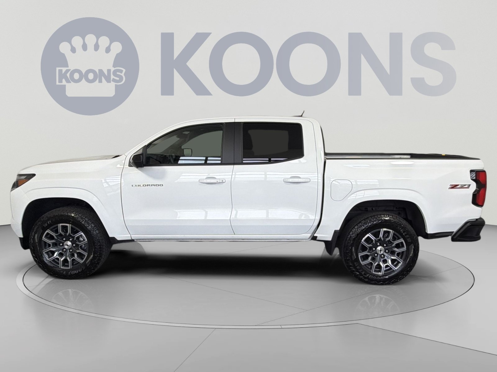 Used 2026 Chevrolet Colorado Z71 w/ Technology Package AWD/4WD image 2