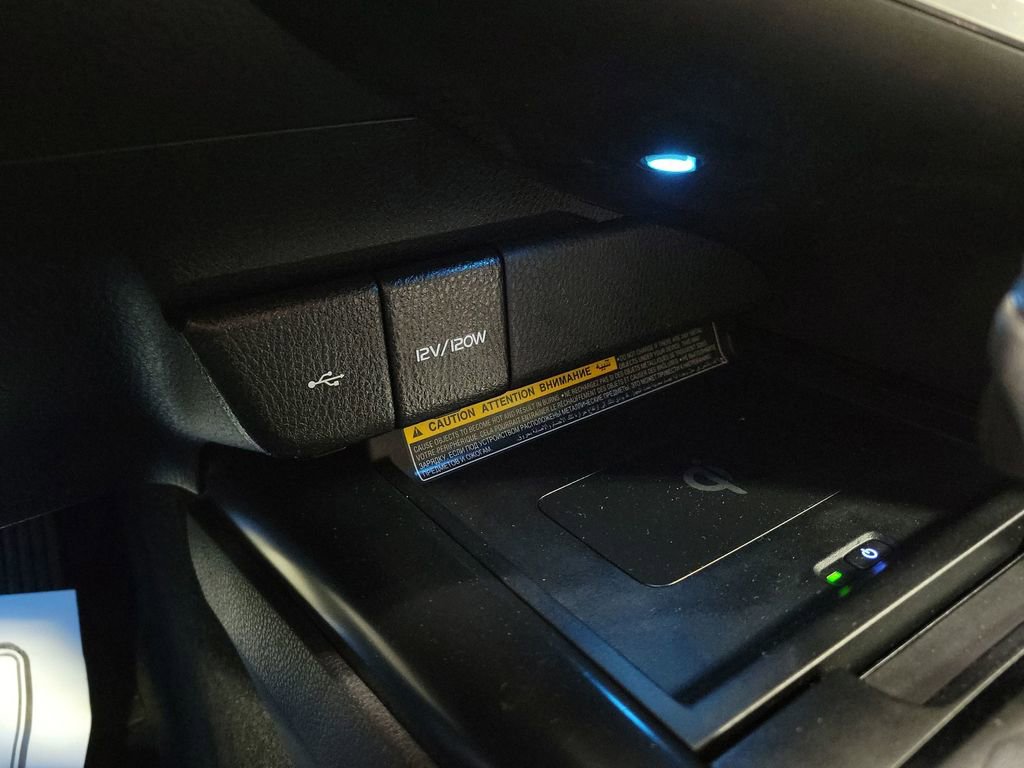 Used 2020 Toyota Camry XLE image 18