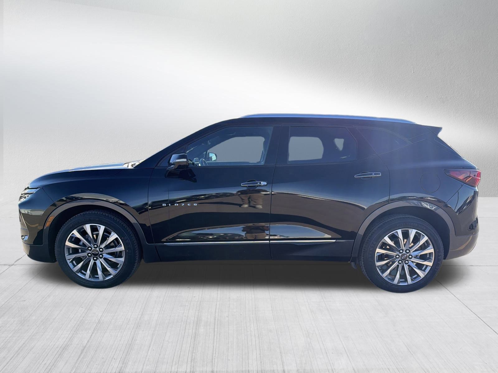 Used 2023 Chevrolet Blazer Premier w/ Driver Confidence II Package image 4