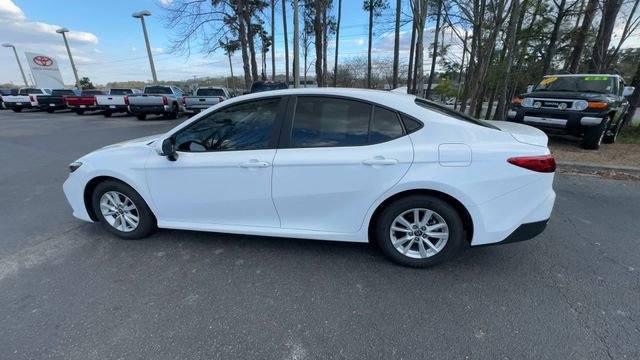 Used 2025 Toyota Camry LE image 11