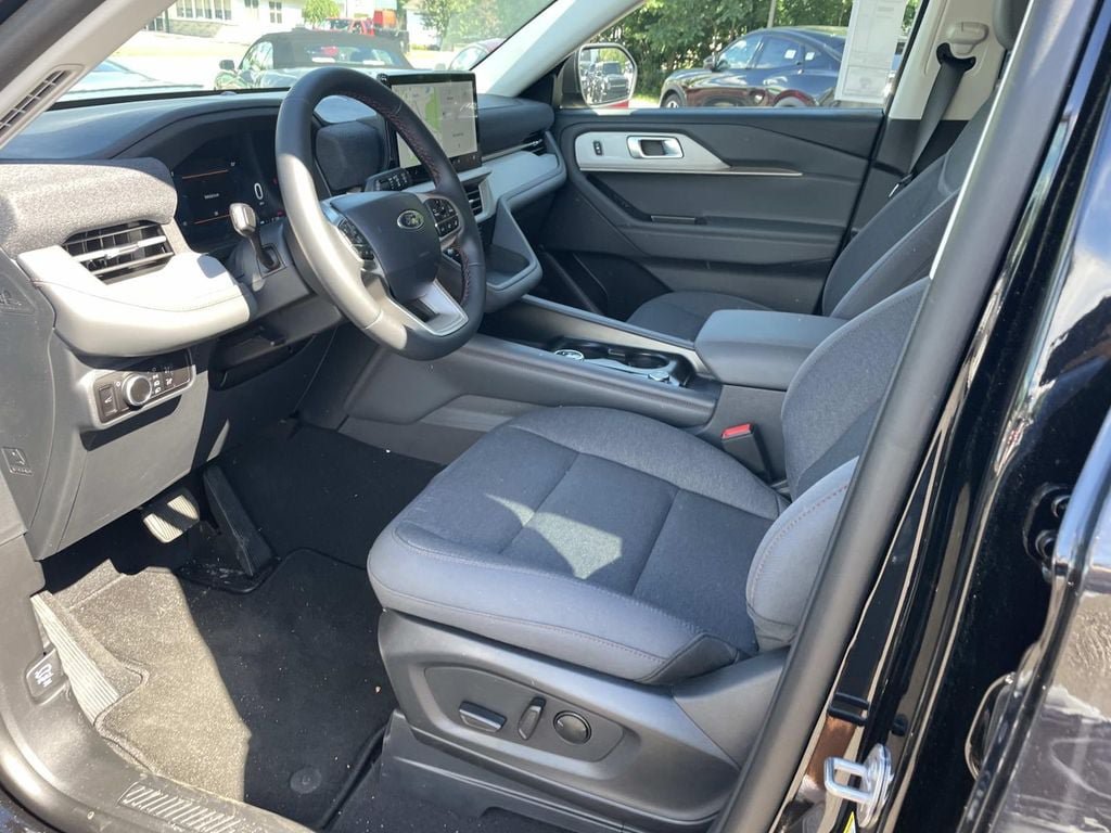 New 2026 Ford Explorer Active AWD/4WD image 8