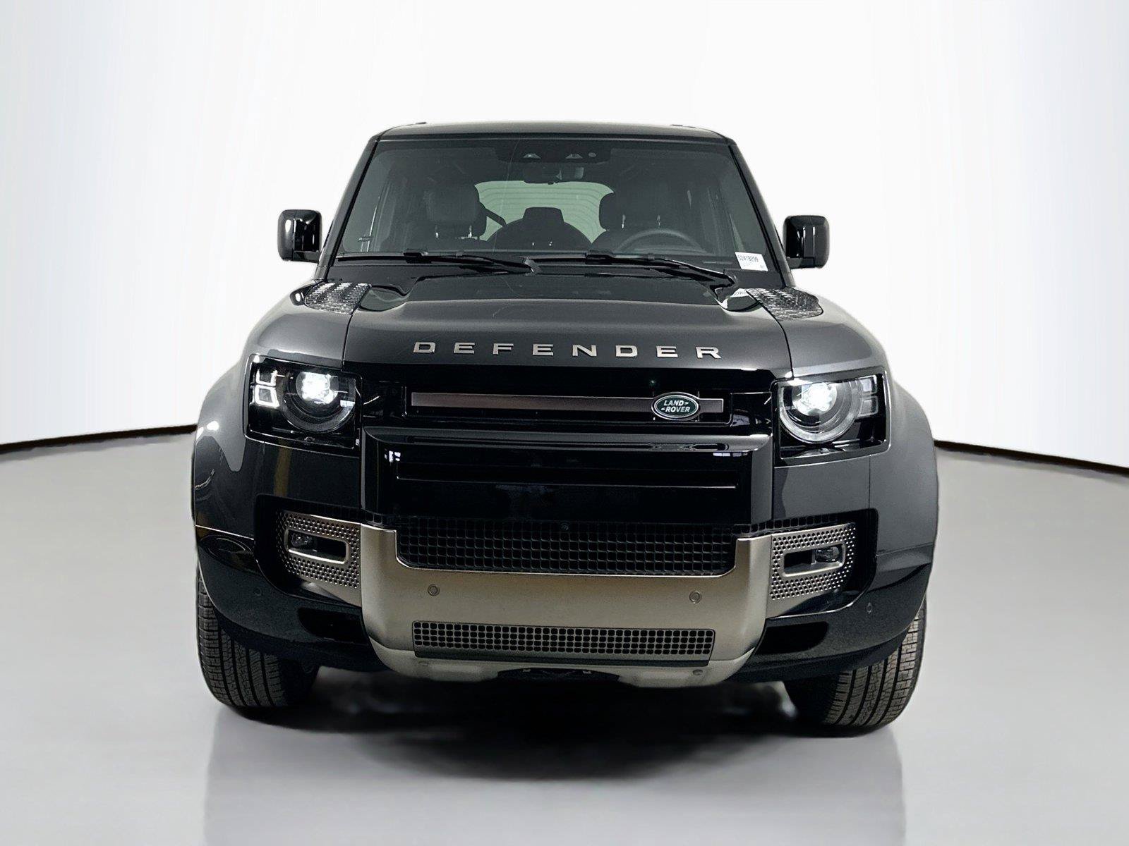 Certified 2025 Land Rover Defender 110 X AWD/4WD image 2
