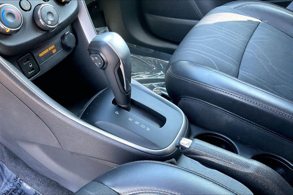 Used 2020 Chevrolet Trax LT w/ LT Convenience Package FWD image 15