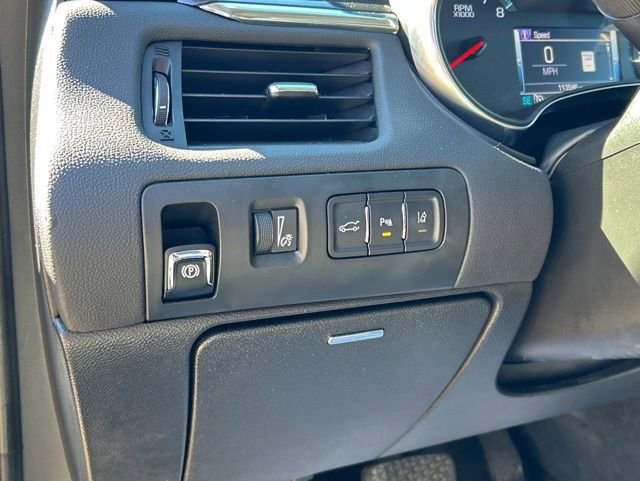 Used 2017 Chevrolet Impala Premier w/ Enhanced Convenience Package FWD image 31