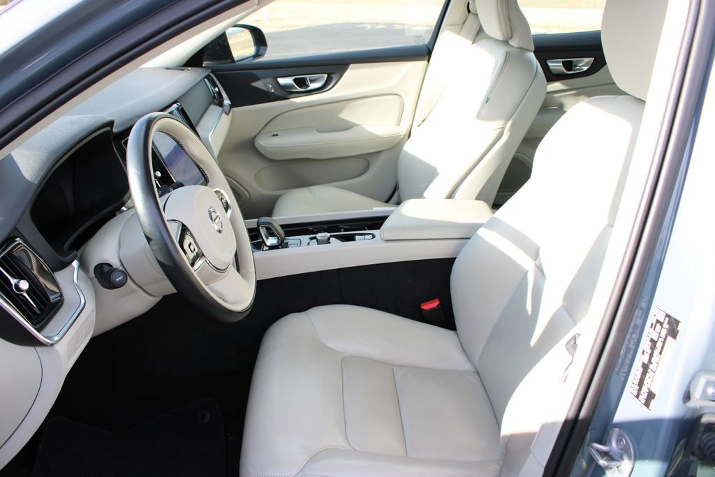 Used 2024 Volvo S60 B5 Plus image 17