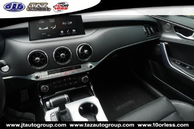 Used 2020 Kia Stinger GT1 RWD image 19