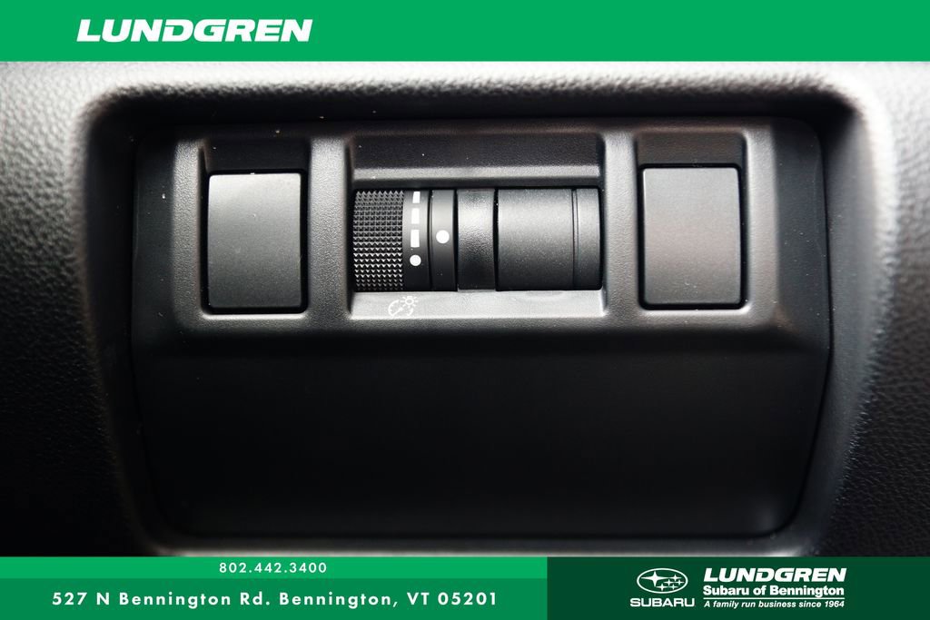 Used 2024 Subaru Crosstrek 2.0i Premium image 12