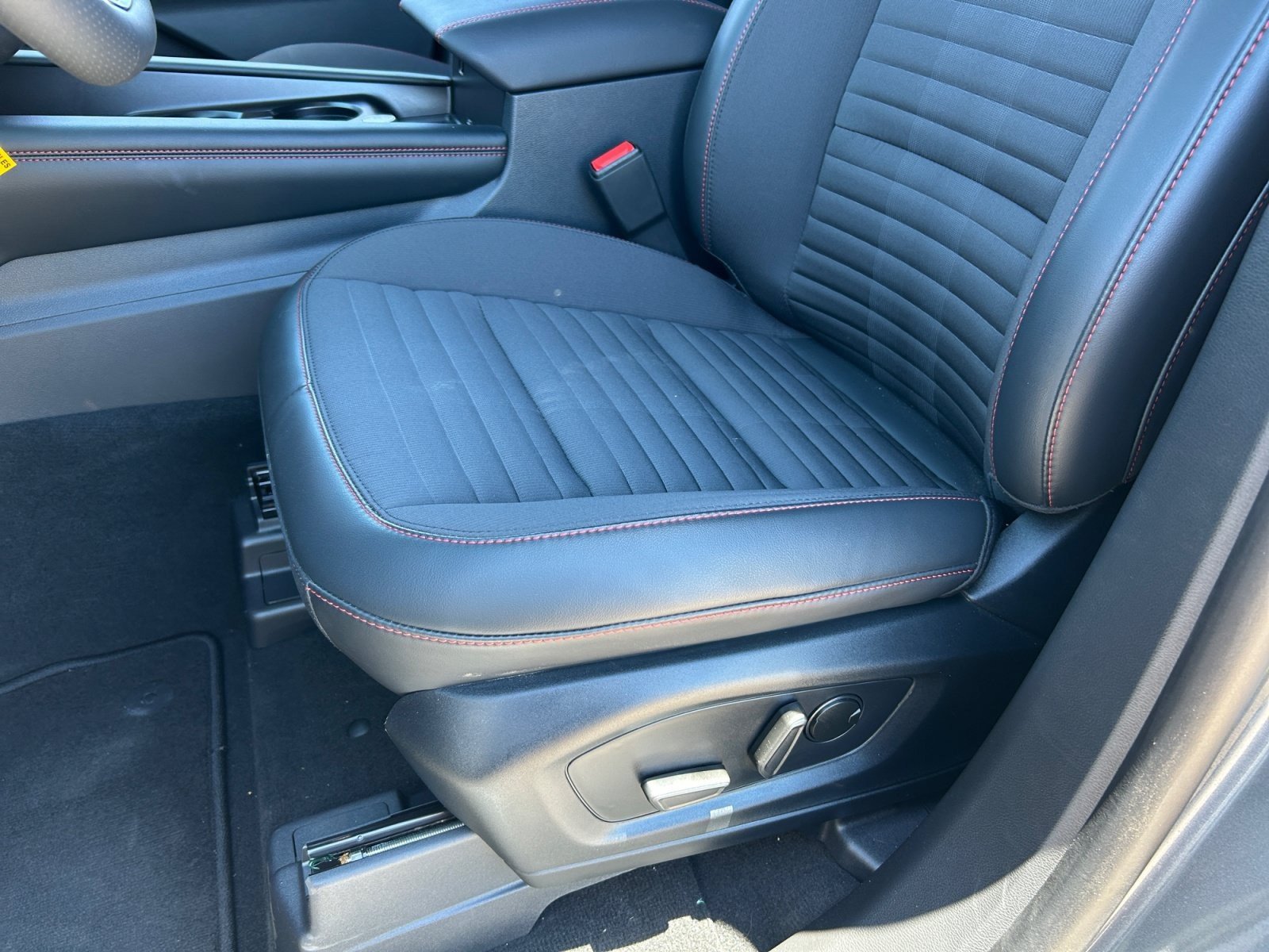 New 2026 Ford Explorer ST-Line RWD image 14