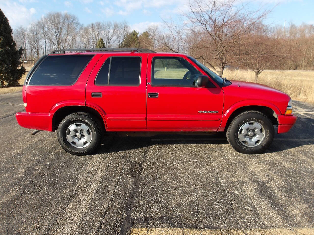 Used 2002 Chevrolet Blazer LS w/ Preferred Equipment Group image 2