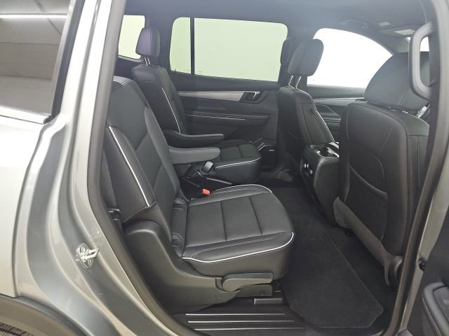 Used 2025 Buick Enclave Preferred image 18