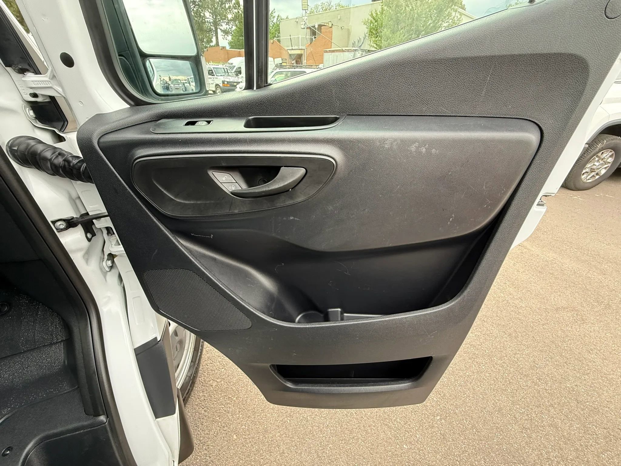 Used 2022 Mercedes-Benz Sprinter 1500 image 30
