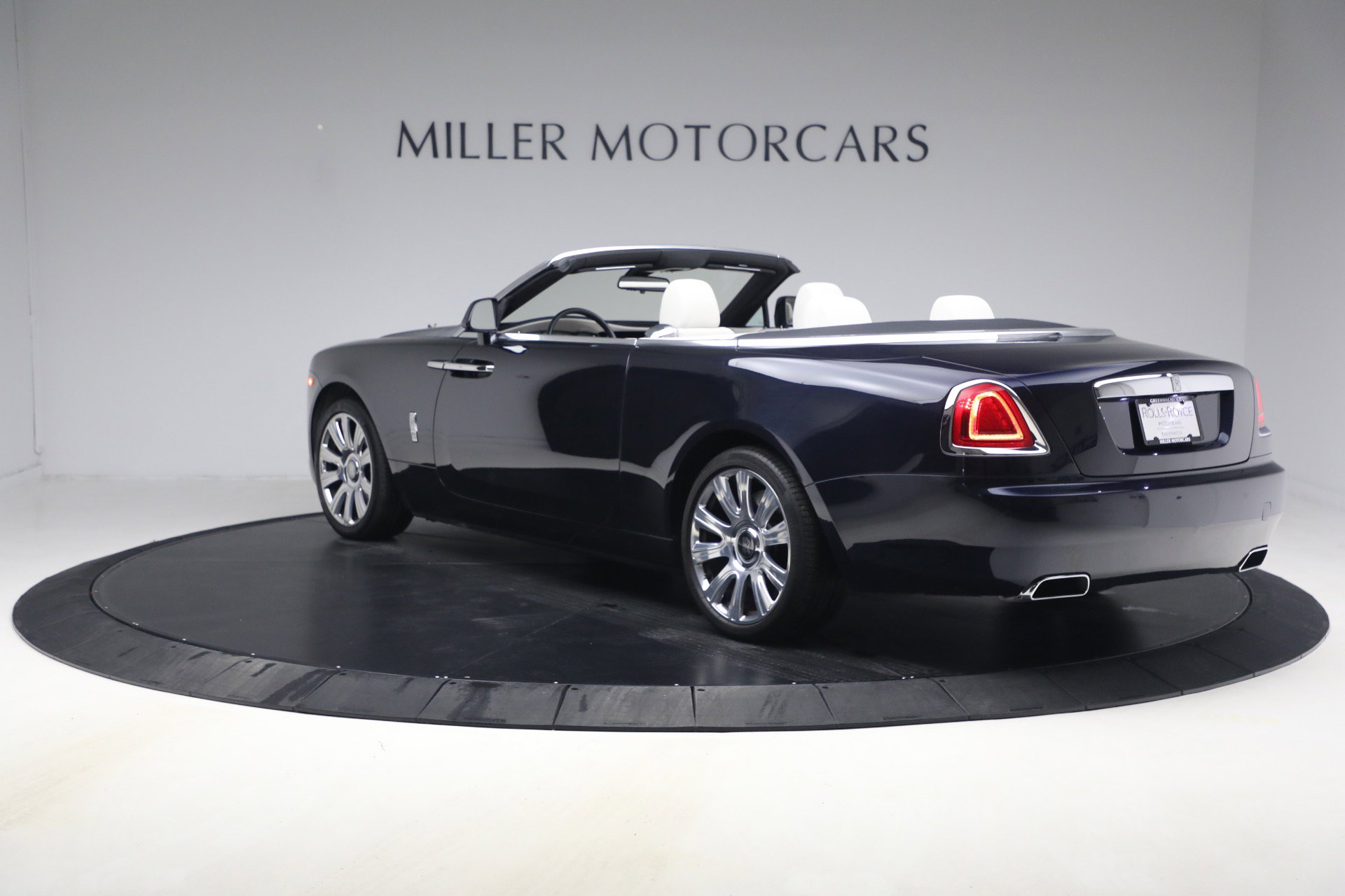 Certified 2017 Rolls-Royce Dawn image 12