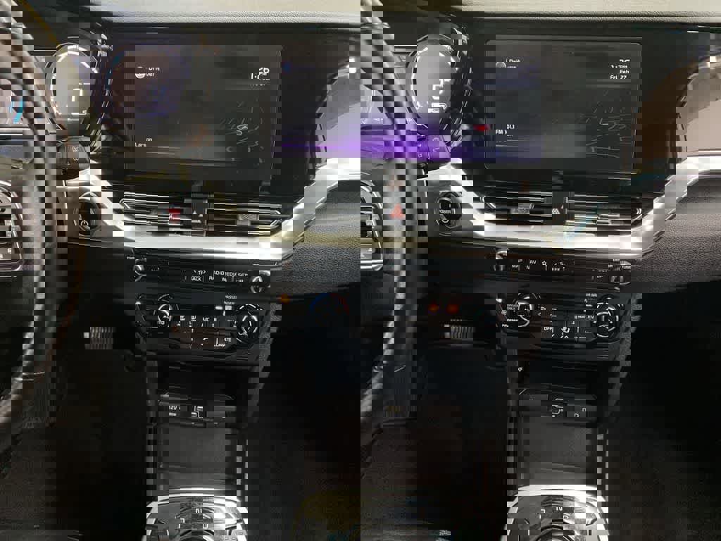 Used 2022 Kia Niro EX w/ Cold Weather Package image 26