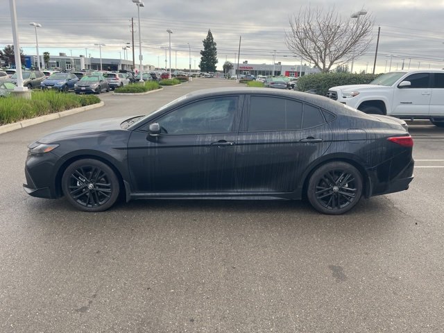 Used 2025 Toyota Camry SE image 8