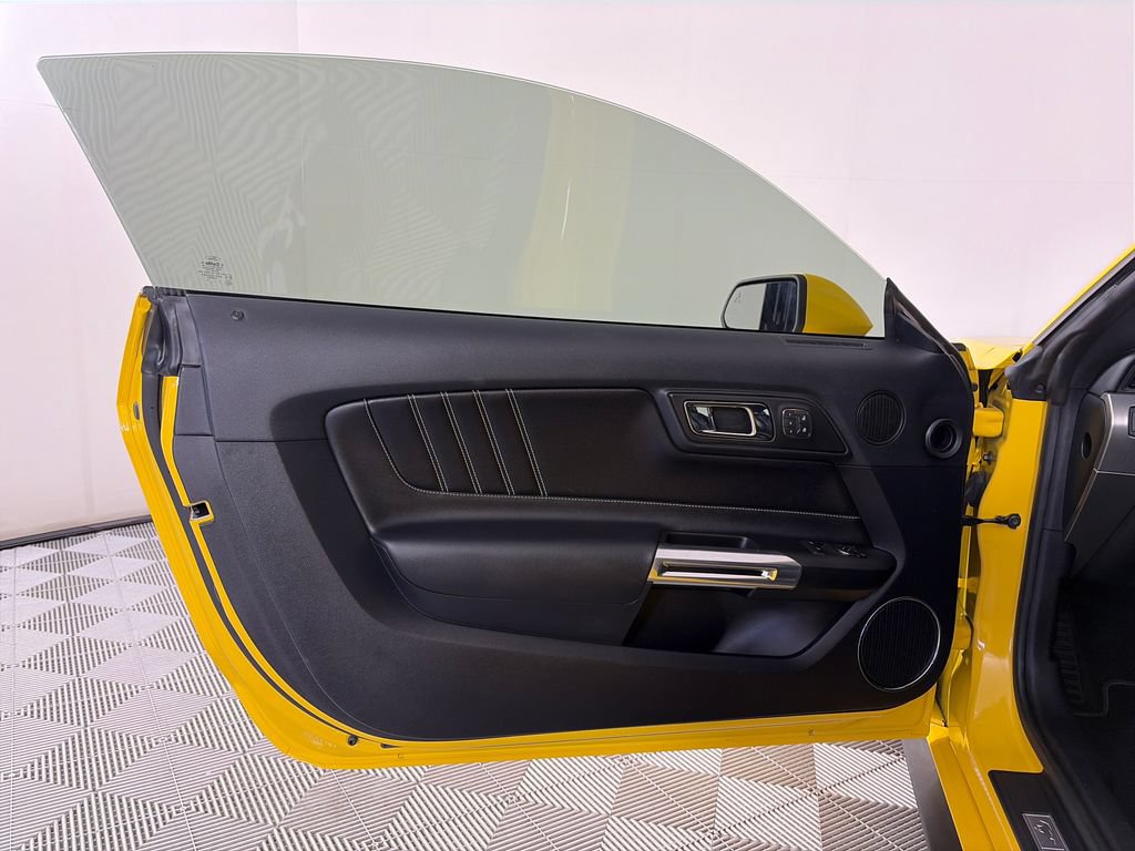 Used 2015 Ford Mustang GT Premium w/ Equipment Group 401A RWD image 10