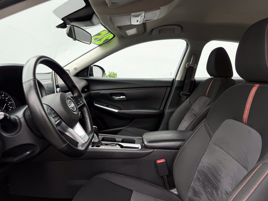 Certified 2025 Nissan Sentra SR FWD image 13