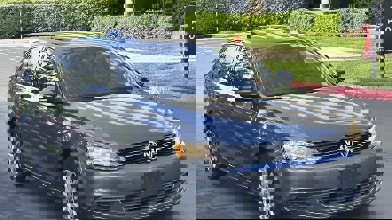 Used 2013 Volkswagen Jetta SE image 2