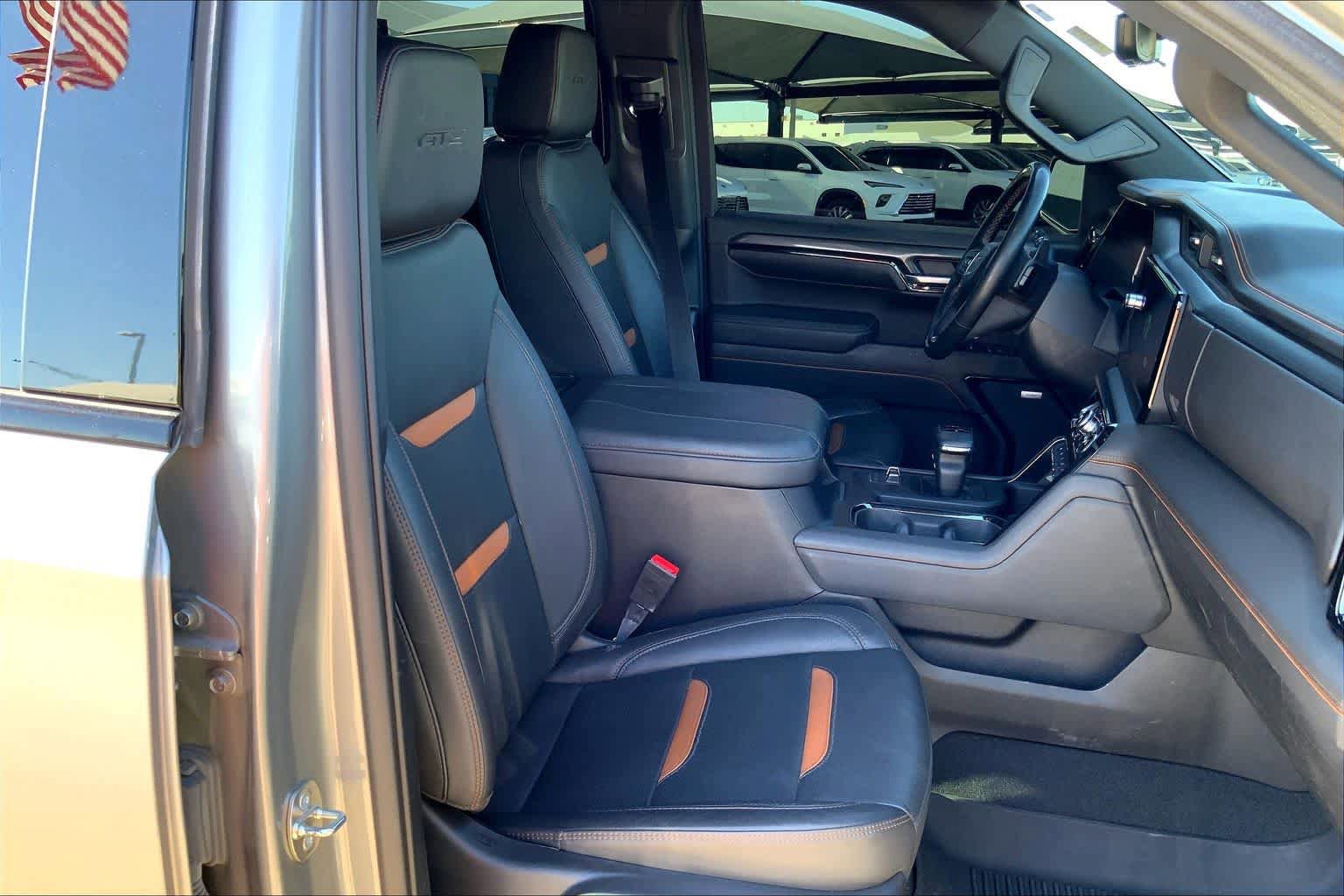 Used 2023 GMC Sierra 1500 AT4 w/ Technology Package AWD/4WD image 9