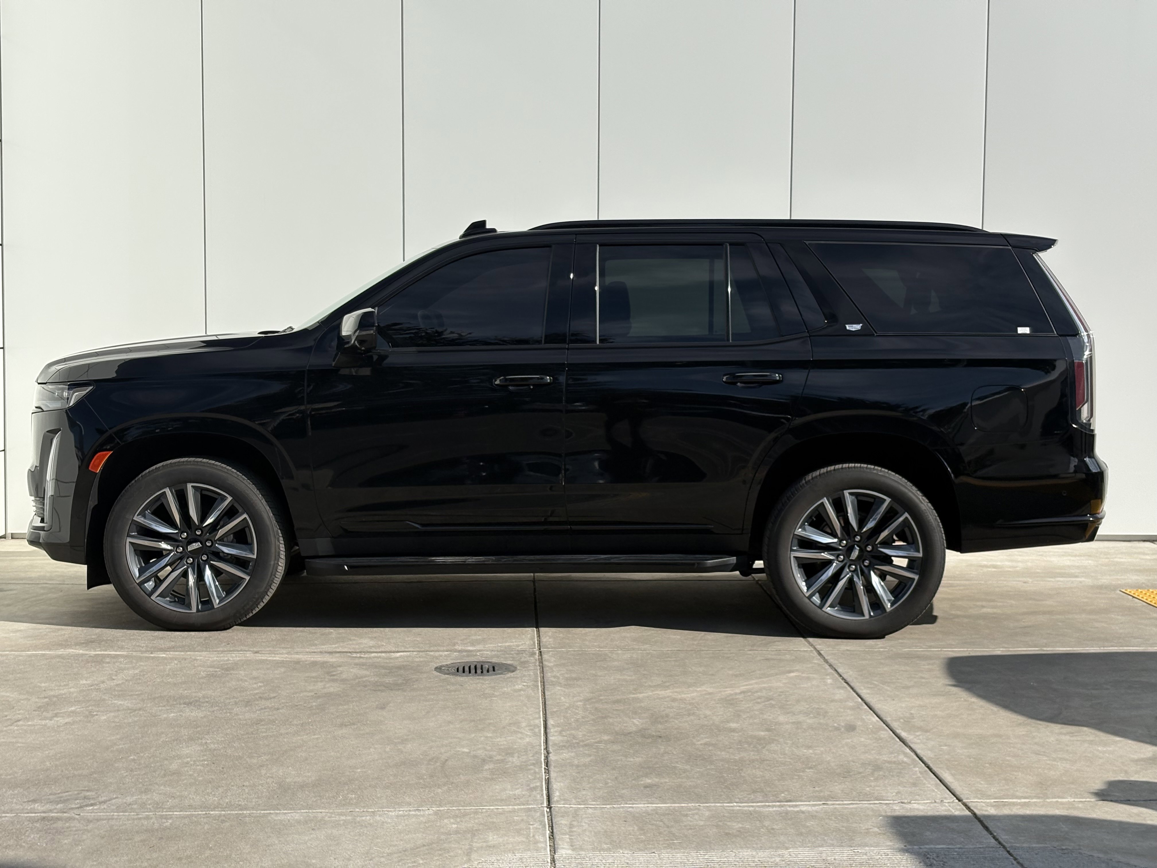 Used 2024 Cadillac Escalade Sport image 4