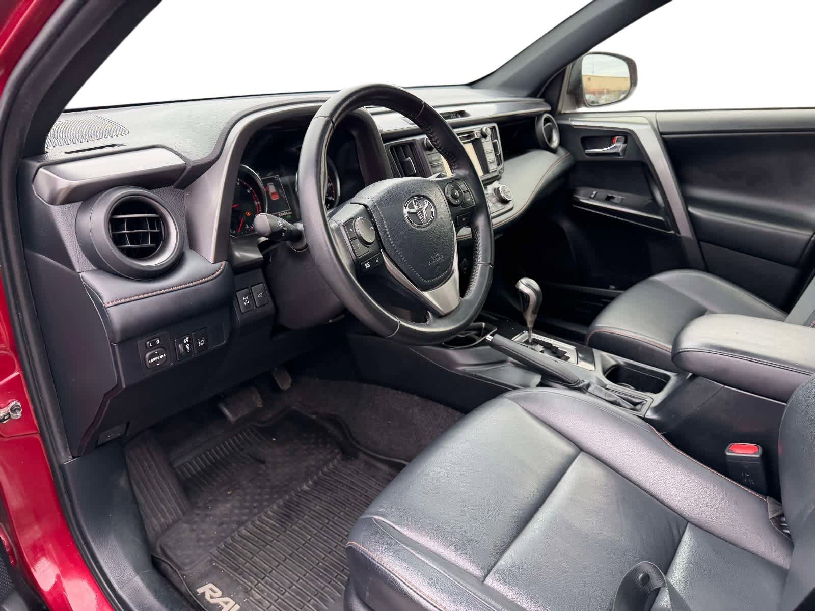 Used 2018 Toyota RAV4 SE w/ Power Extra Value Package AWD/4WD image 13
